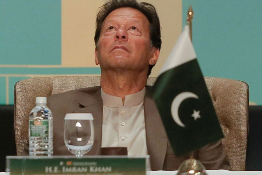 पाकिस्तानमा चुनाव:   इमरान खानका उम्मेदवार १२० सिटमा अगाडि