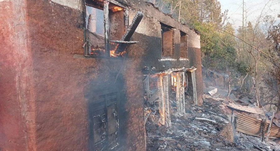 गुल्मी र अर्घाखाँचीका विभिन्न ठाउँमा आगलागी, कम्तीमा ६० घरगोठ जले