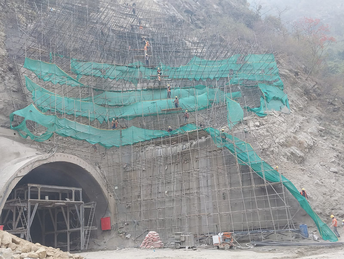 Siddhababa-tunnel-2.jpg
