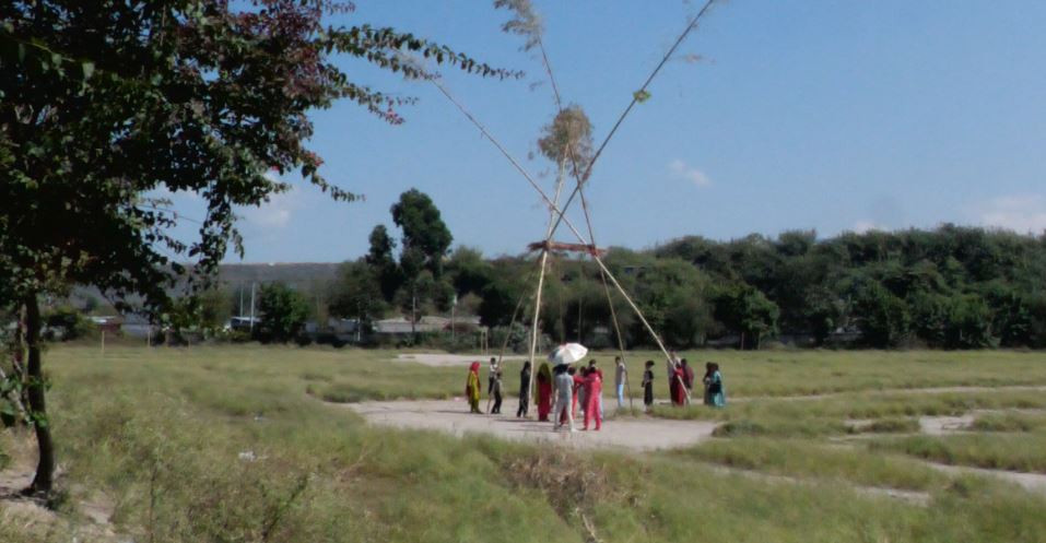 दशैँको रौनकः टीका र जमरापछि परम्परागत लिङ्गे पिङमा रमाउँदै सर्वसाधारण
