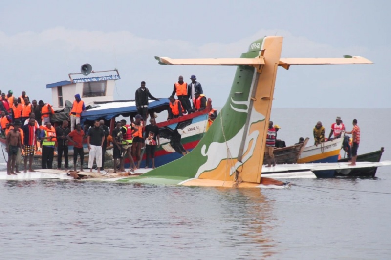 तान्जानियामा विमान तालमा खसेर दुर्घटना हुँदा १९ जनाको मृत्यु