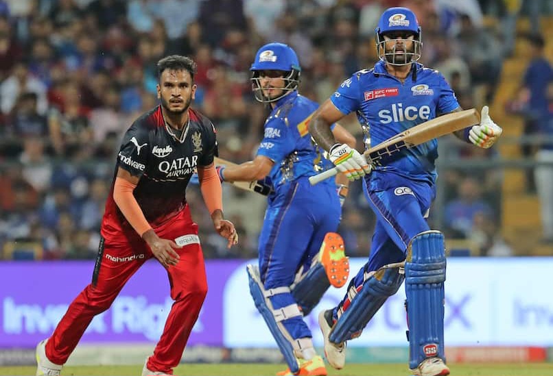 आईपीएल : बेंगलोरलाई मुम्बईले हरायो, २०० रनको लक्ष्य सजिलै भेटायो