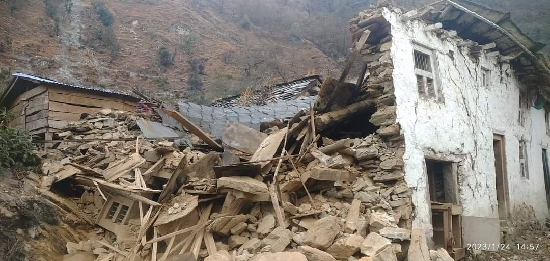 पश्चिम नेपालमा शक्तिशाली भुकम्प, एक दर्जन घरमा क्षति, थप विवरण आउन बाँकी